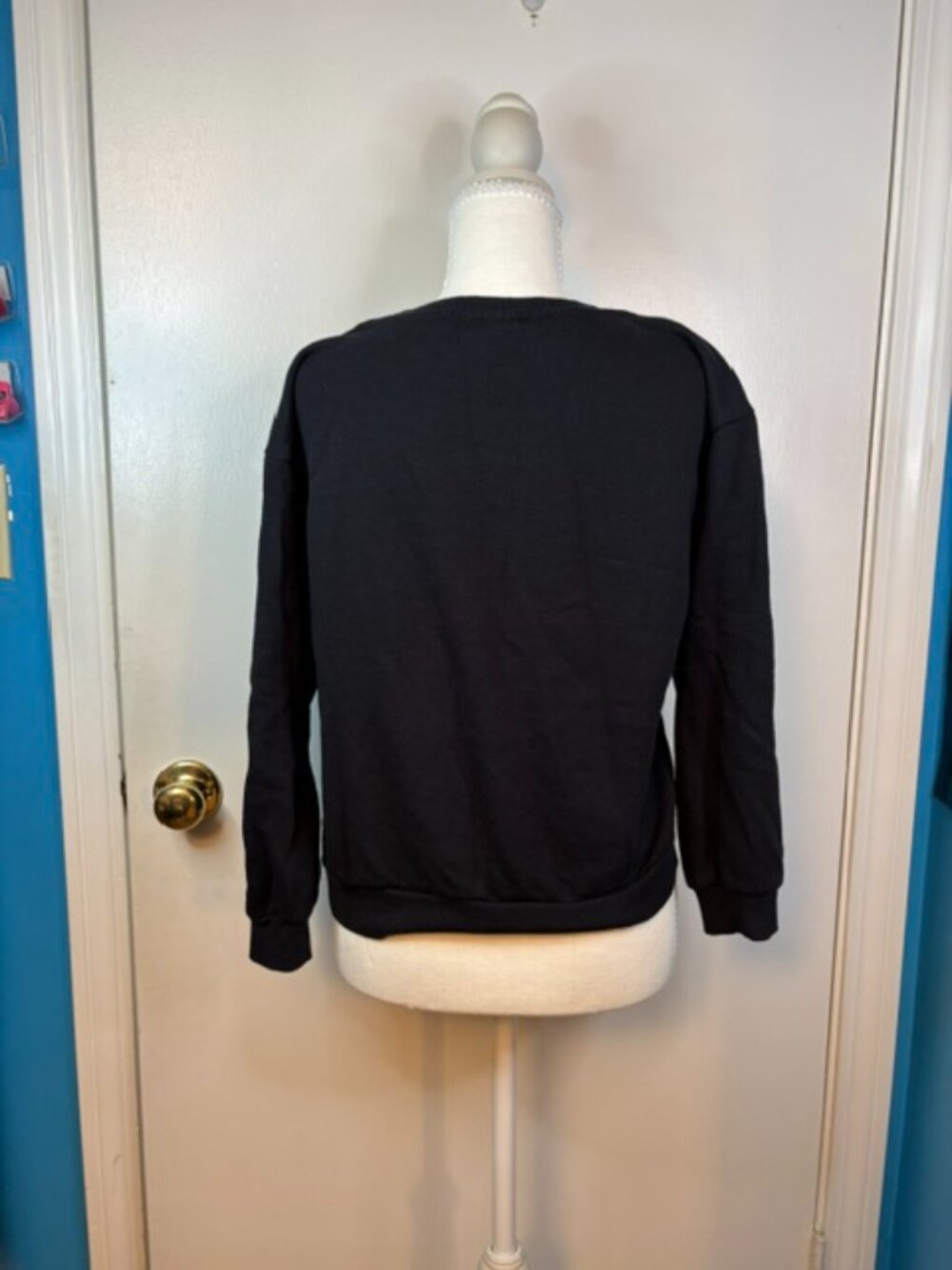 FRIENDS central park Black Crop sweatshirt - Picture 7 of 8